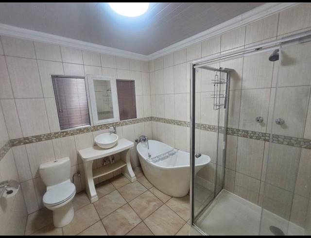 4 BEDROOM HOUSE FOR SALE IN VANDERBIJLPARK SE 2